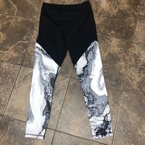 Zyia marble leggings